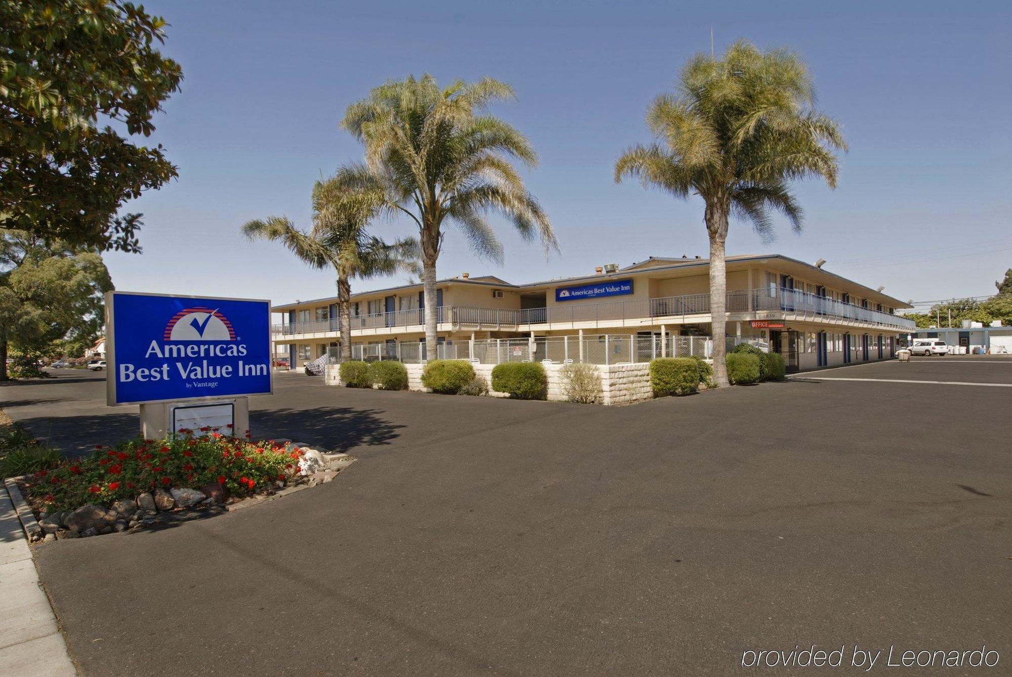 Days Inn By Wyndham Santa Maria Экстерьер фото